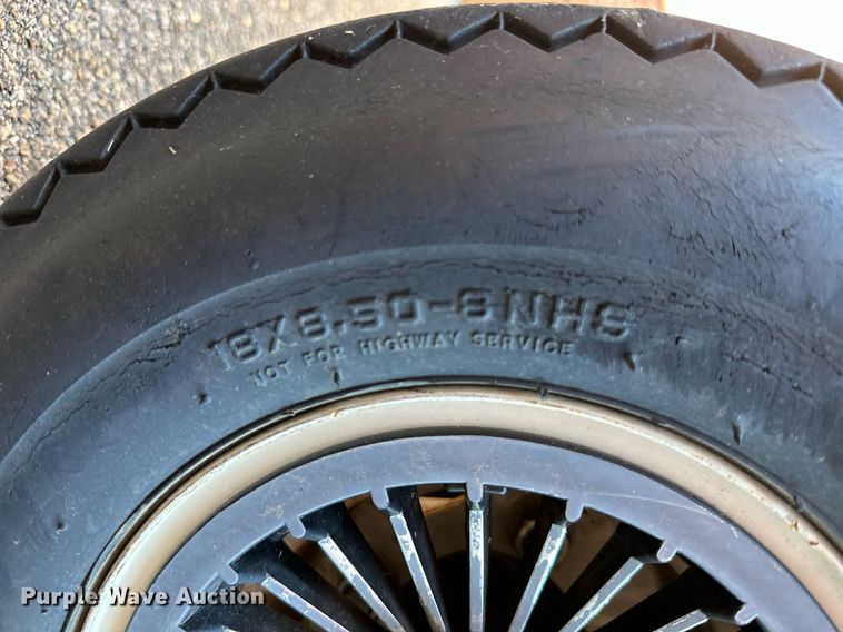 image for item NO9287 (2) EZ-GO golf carts