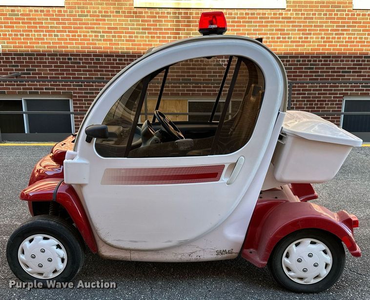 image for item NO9288 2012 Polaris Gem E2  golf cart