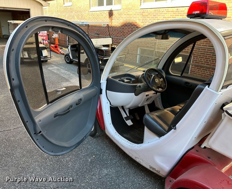 image for item NO9288 2012 Polaris Gem E2  golf cart