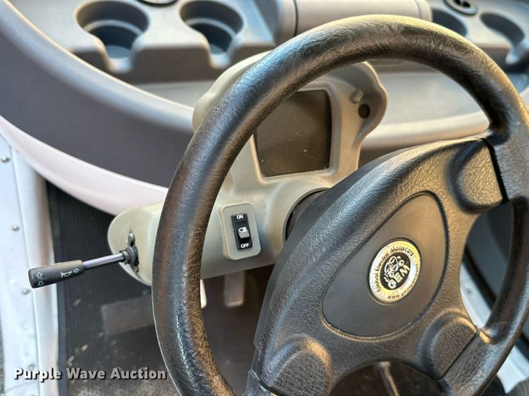 image for item NO9288 2012 Polaris Gem E2  golf cart