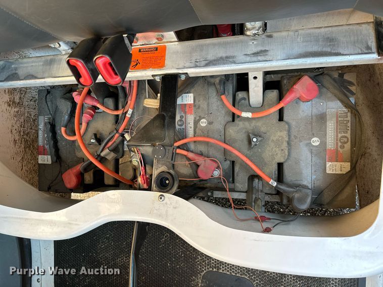 image for item NO9288 2012 Polaris Gem E2  golf cart