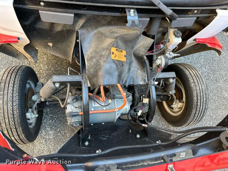 image for item NO9288 2012 Polaris Gem E2  golf cart