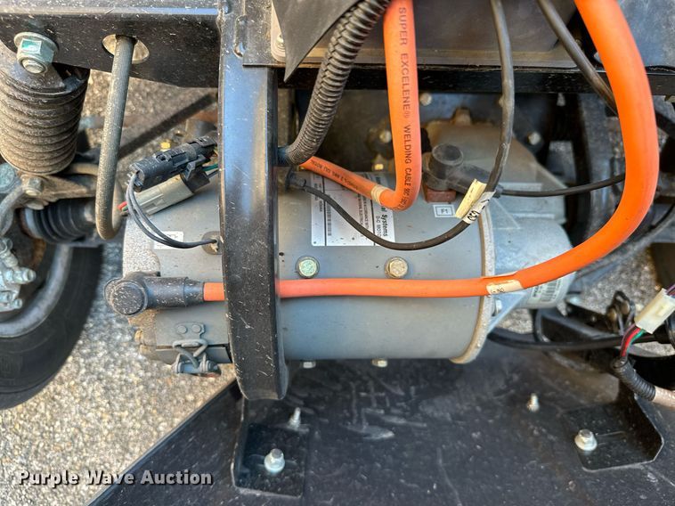 image for item NO9288 2012 Polaris Gem E2  golf cart