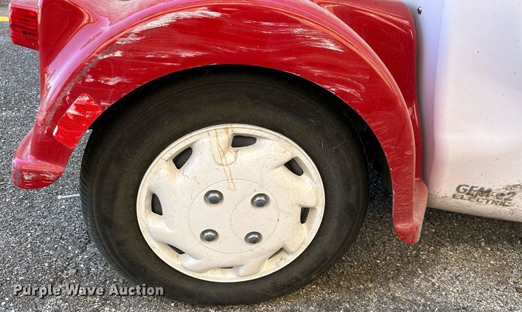 image for item NO9288 2012 Polaris Gem E2  golf cart