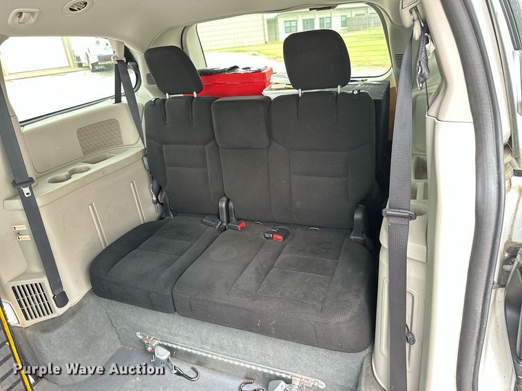 image for item NO9322 2014 Dodge Grand Caravan handicap accessible van