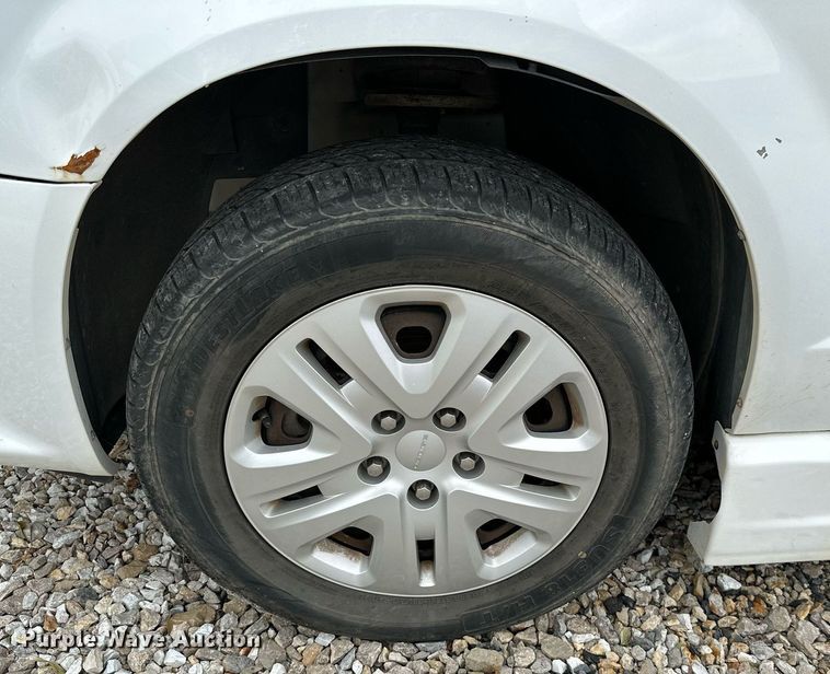 image for item NO9322 2014 Dodge Grand Caravan handicap accessible van