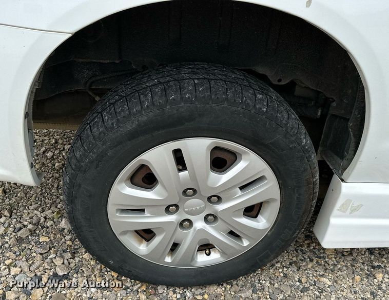 image for item NO9322 2014 Dodge Grand Caravan handicap accessible van