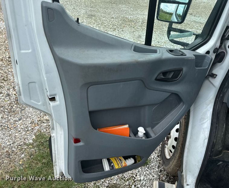 image for item NO9326 2018 Ford Transit T350HD  shuttle bus