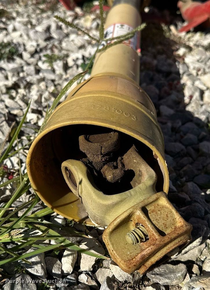 image for item NQ9425 Cosmo 500  spreader