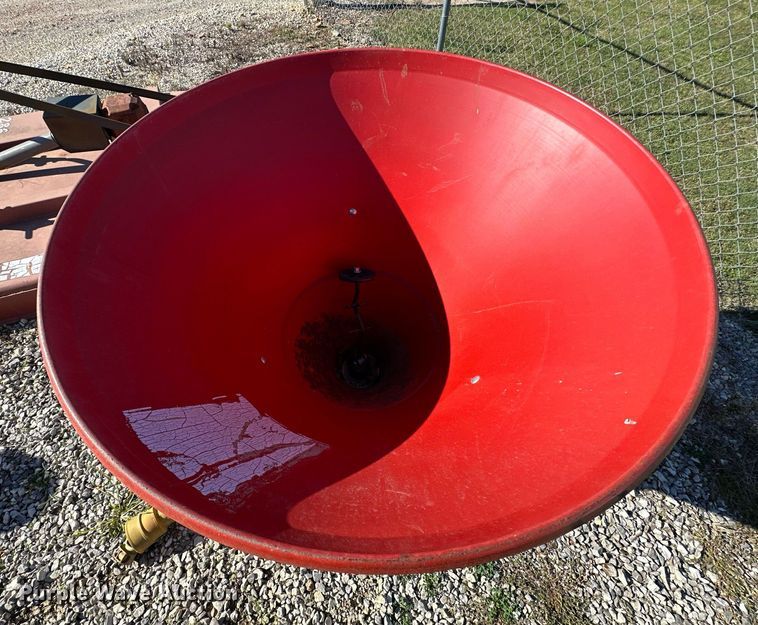 image for item NQ9425 Cosmo 500  spreader