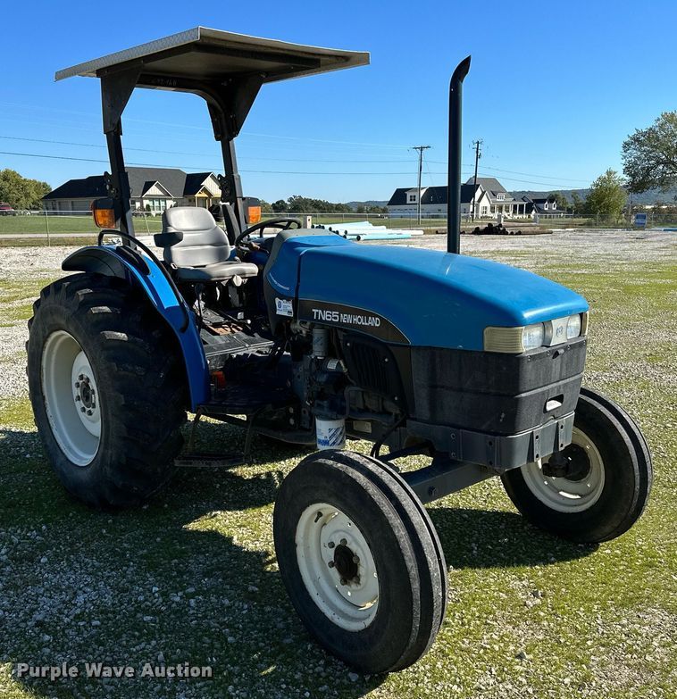 image for item NQ9426 2000 New Holland TN65  tractor