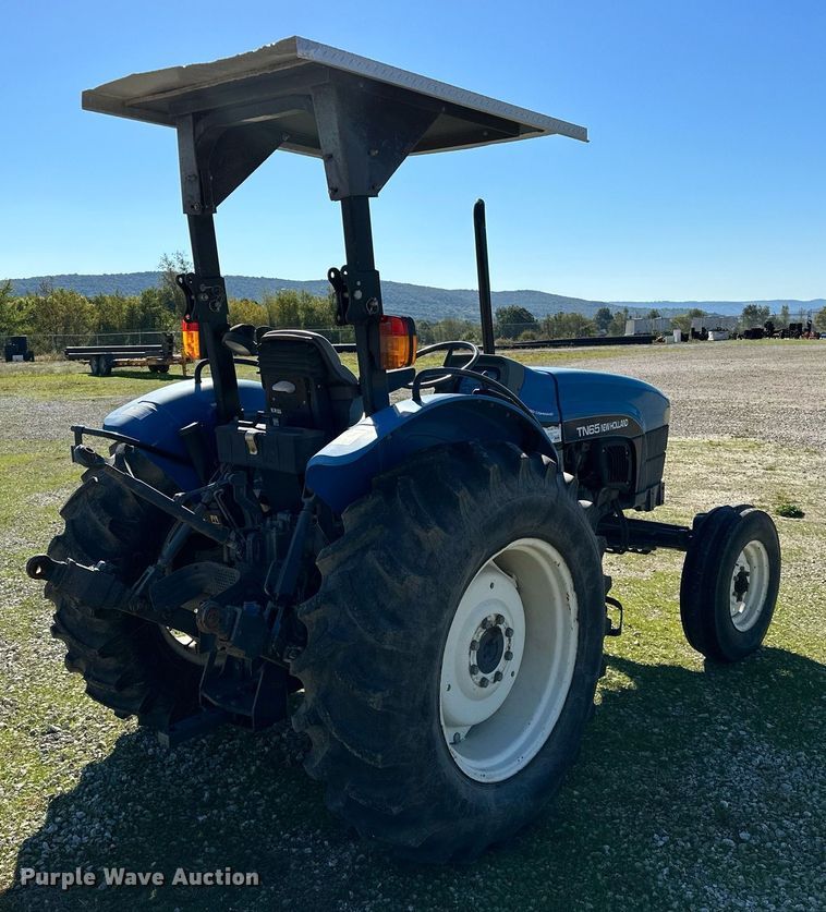 image for item NQ9426 2000 New Holland TN65  tractor