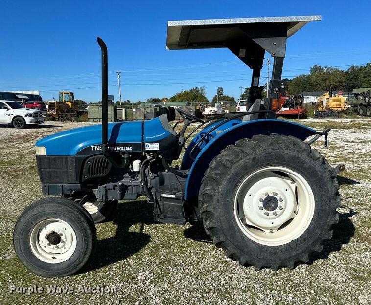 image for item NQ9426 2000 New Holland TN65  tractor