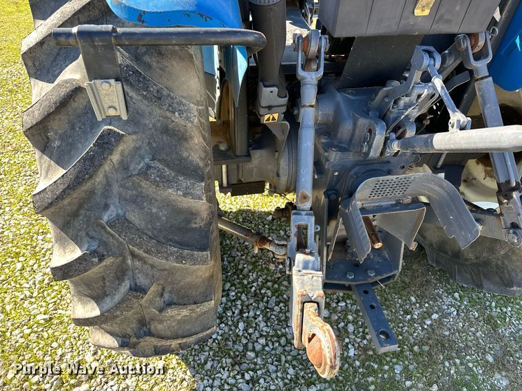 image for item NQ9426 2000 New Holland TN65  tractor