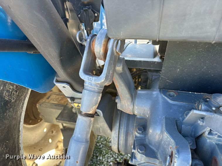 image for item NQ9426 2000 New Holland TN65  tractor