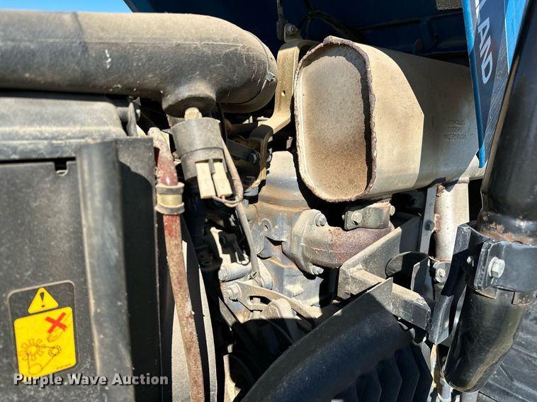 image for item NQ9426 2000 New Holland TN65  tractor