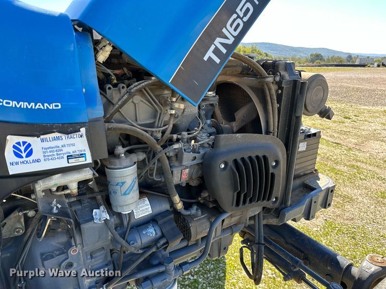 image for item NQ9426 2000 New Holland TN65  tractor