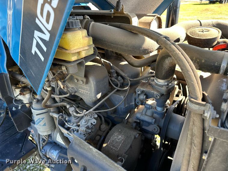 image for item NQ9426 2000 New Holland TN65  tractor