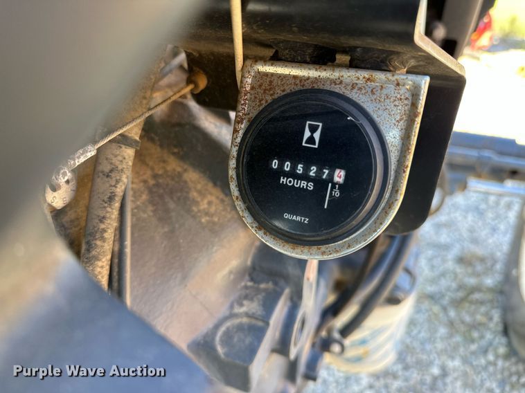 image for item NQ9426 2000 New Holland TN65  tractor