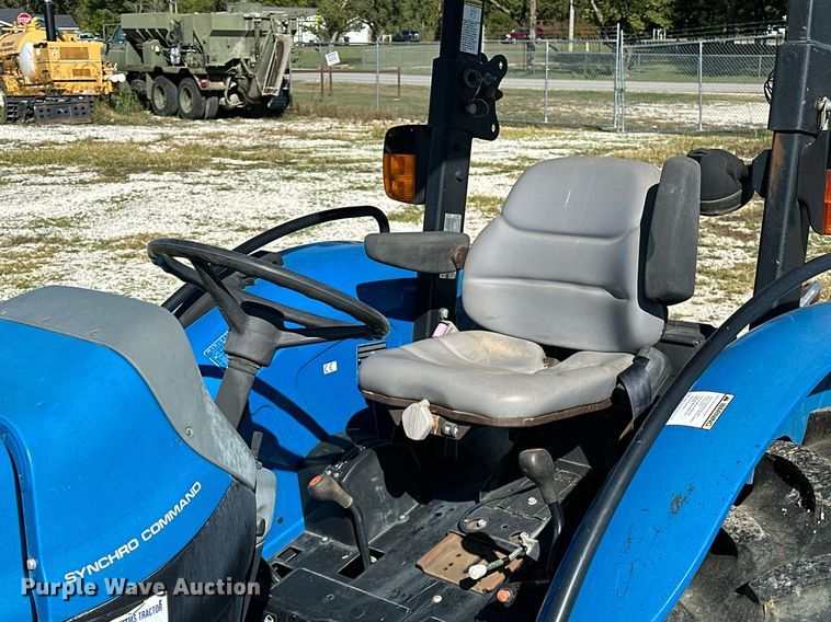 image for item NQ9426 2000 New Holland TN65  tractor