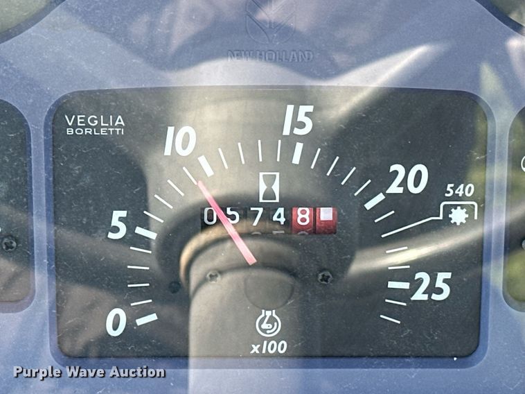 image for item NQ9426 2000 New Holland TN65  tractor