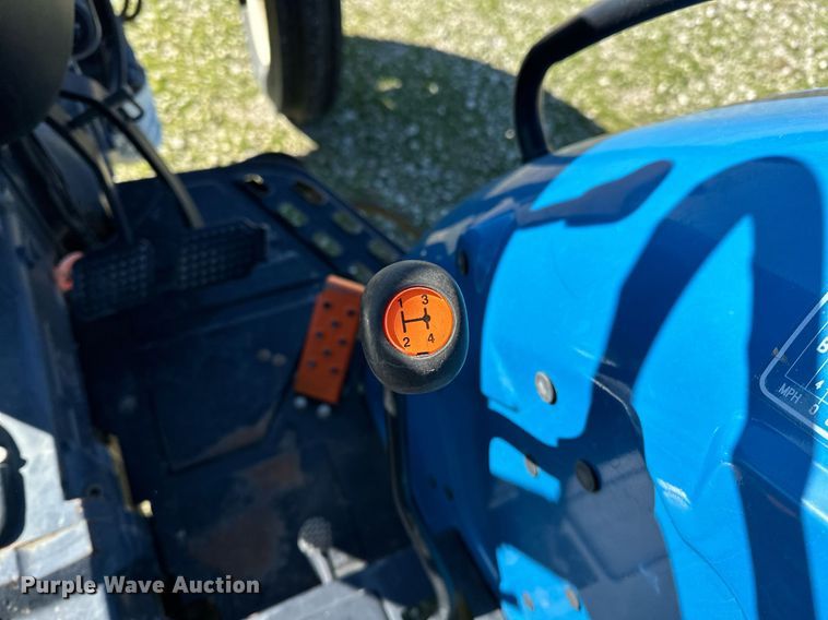 image for item NQ9426 2000 New Holland TN65  tractor