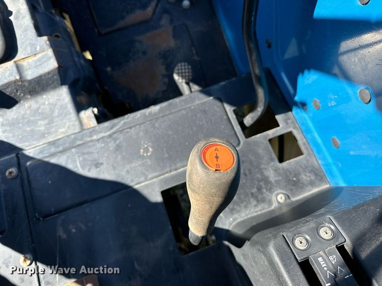 image for item NQ9426 2000 New Holland TN65  tractor