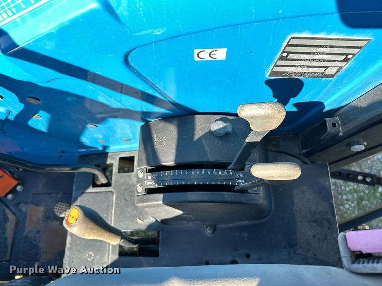 image for item NQ9426 2000 New Holland TN65  tractor