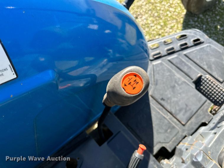 image for item NQ9426 2000 New Holland TN65  tractor