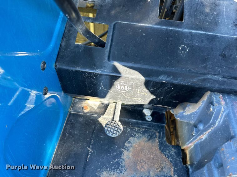 image for item NQ9426 2000 New Holland TN65  tractor