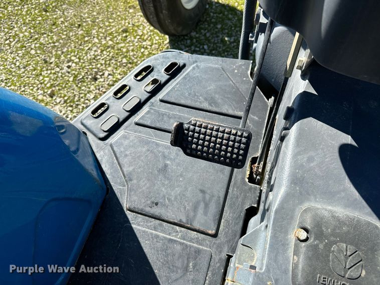 image for item NQ9426 2000 New Holland TN65  tractor