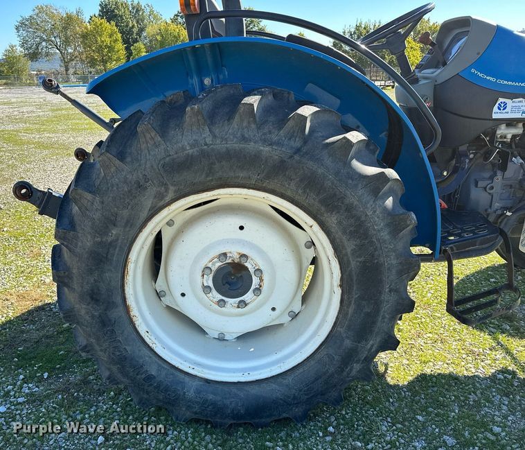 image for item NQ9426 2000 New Holland TN65  tractor