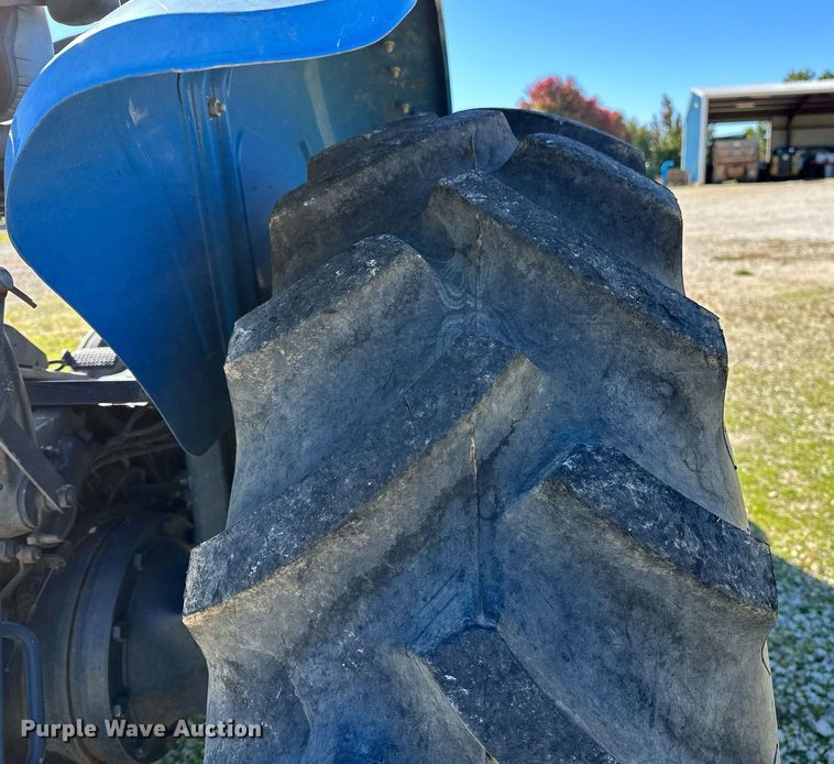 image for item NQ9426 2000 New Holland TN65  tractor