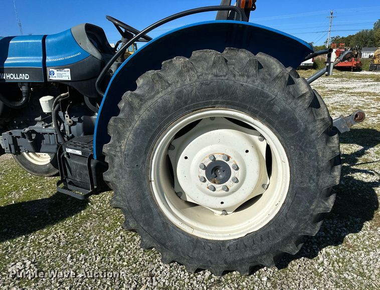 image for item NQ9426 2000 New Holland TN65  tractor