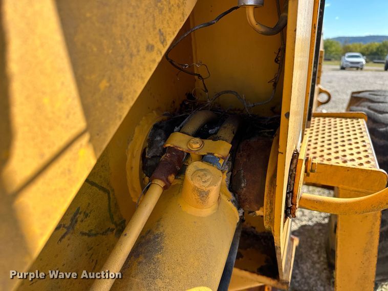 image for item NQ9427 1986 International-Hough 510 B  wheel loader