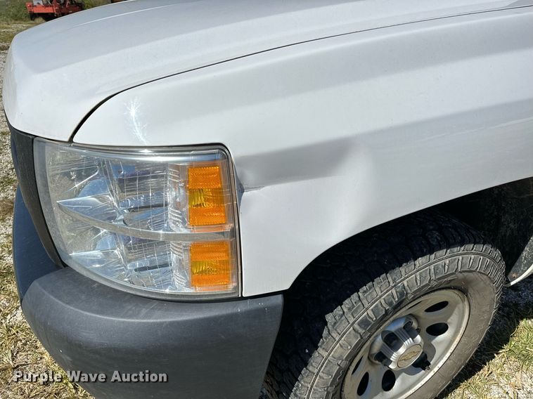 image for item NQ9444 2013 Chevrolet Silverado 1500  Ext. Cab pickup truck