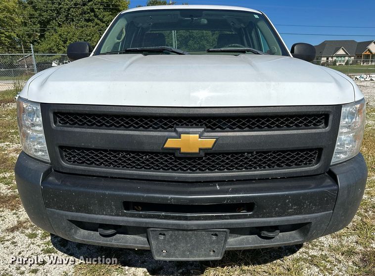 image for item NQ9444 2013 Chevrolet Silverado 1500  Ext. Cab pickup truck