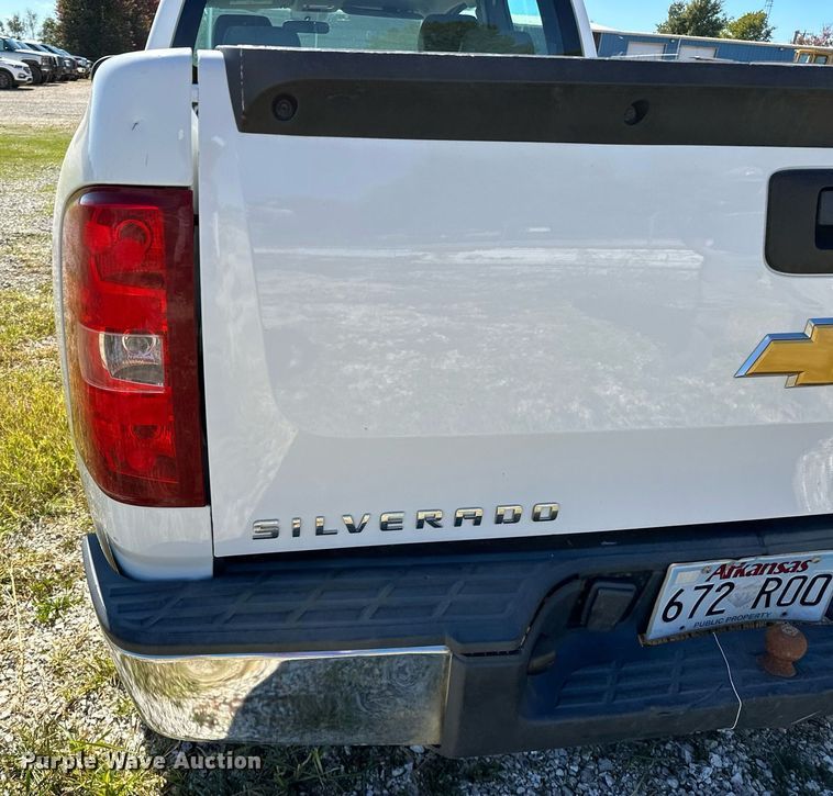 image for item NQ9444 2013 Chevrolet Silverado 1500  Ext. Cab pickup truck