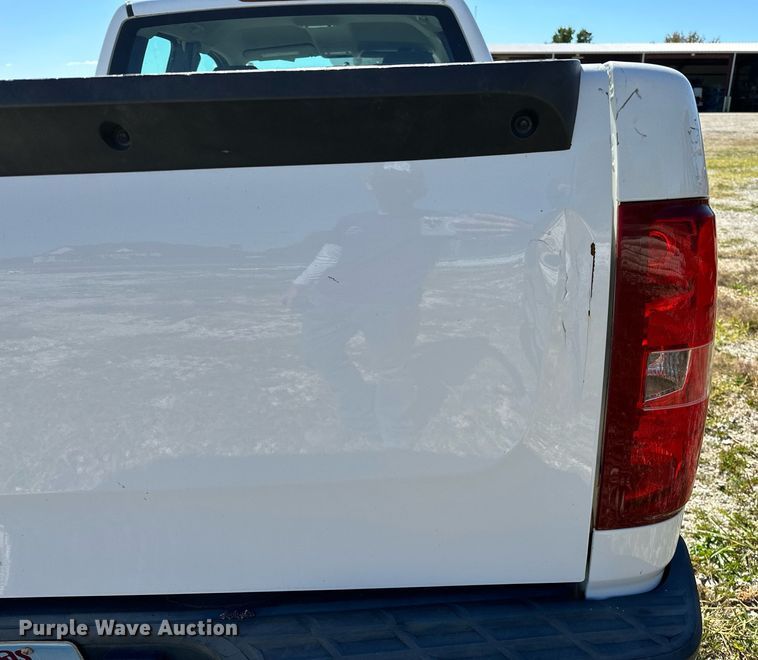 image for item NQ9444 2013 Chevrolet Silverado 1500  Ext. Cab pickup truck