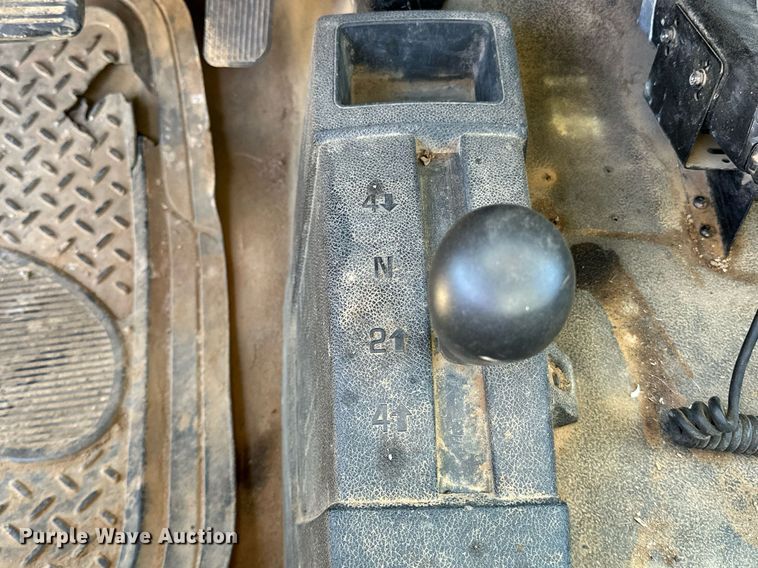 image for item NQ9444 2013 Chevrolet Silverado 1500  Ext. Cab pickup truck