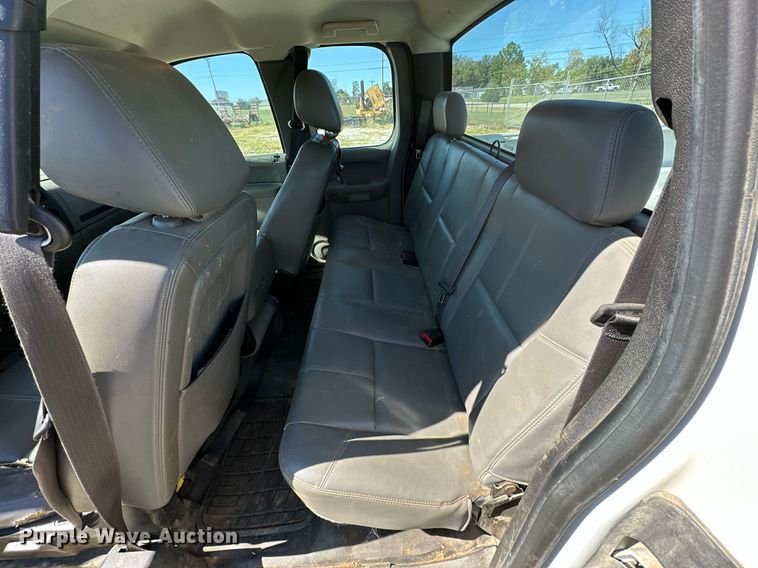 image for item NQ9444 2013 Chevrolet Silverado 1500  Ext. Cab pickup truck