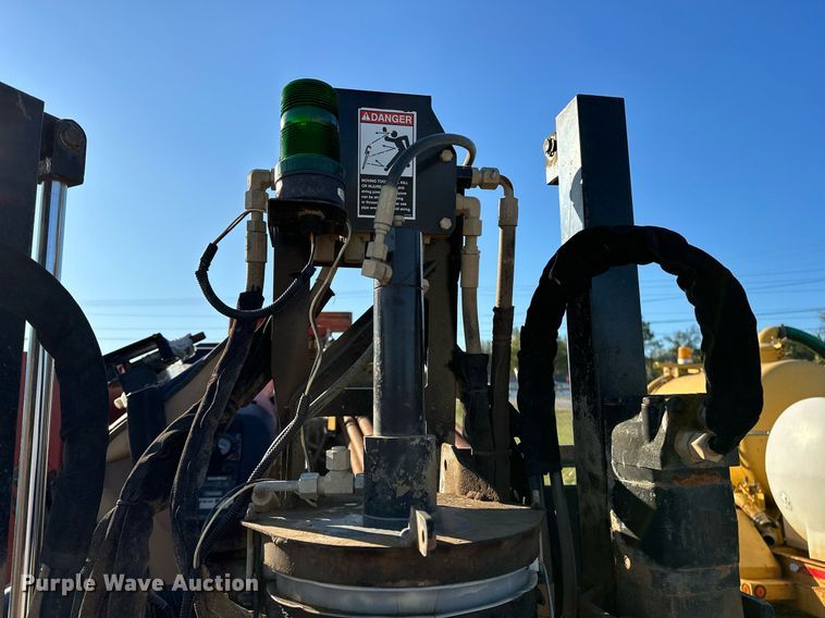 image for item NQ9445 2008 Ditch Witch JT922  directional boring unit