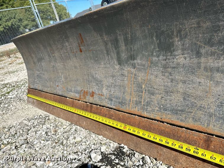 image for item NQ9446 New Holland 1300  skid steer dozer blade