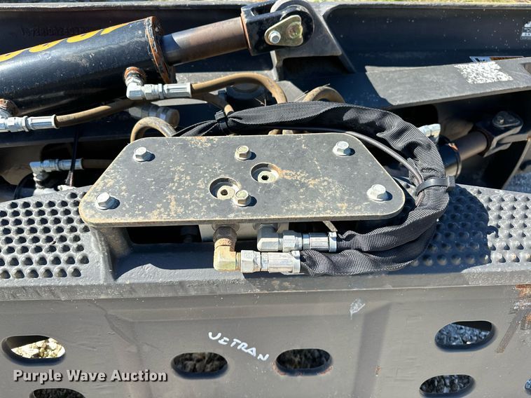 image for item NQ9446 New Holland 1300  skid steer dozer blade