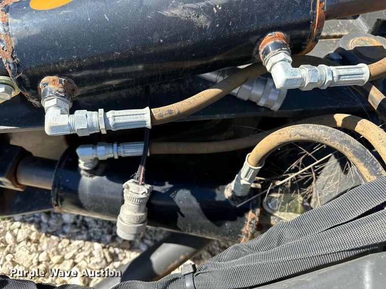 image for item NQ9446 New Holland 1300  skid steer dozer blade