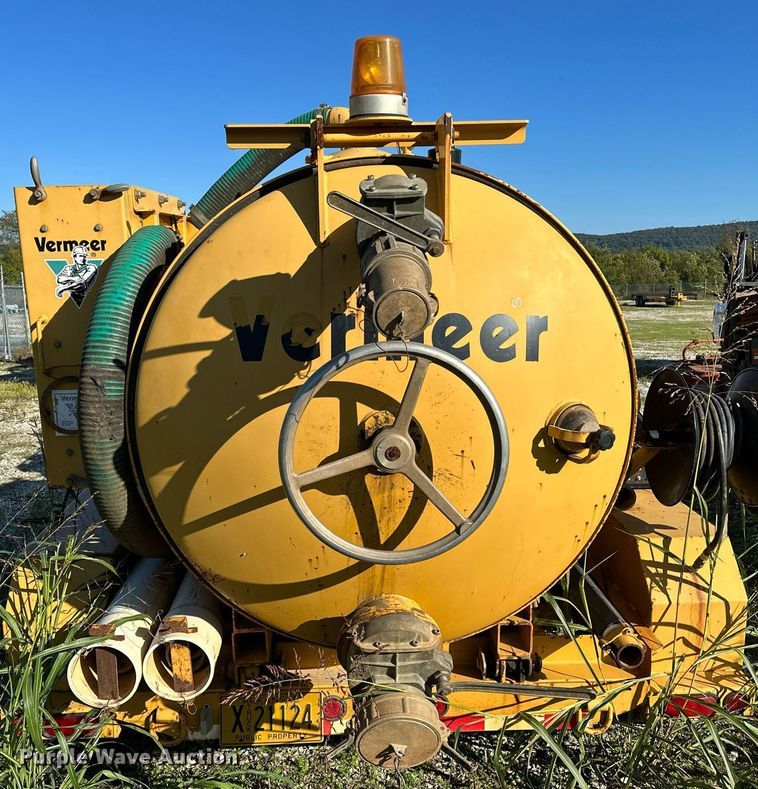 image for item NQ9447 2001 Vermeer E550  vacuum excavator
