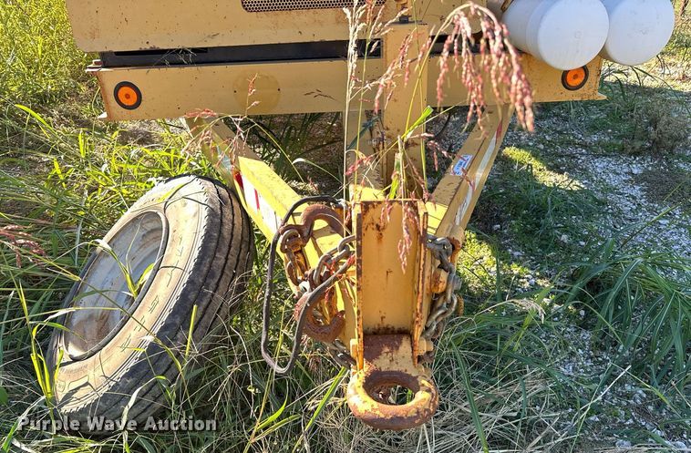 image for item NQ9447 2001 Vermeer E550  vacuum excavator