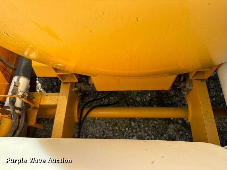 image for item NQ9447 2001 Vermeer E550  vacuum excavator