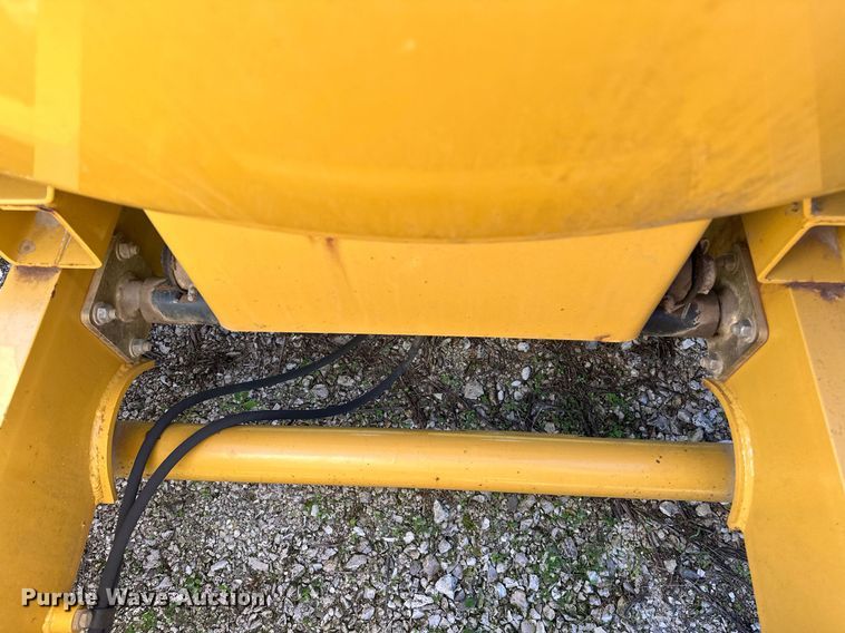 image for item NQ9447 2001 Vermeer E550  vacuum excavator