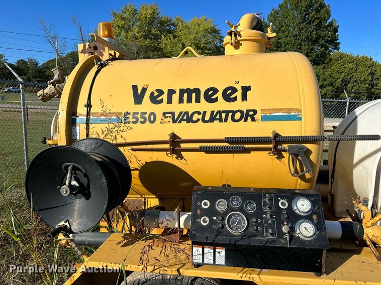 image for item NQ9447 2001 Vermeer E550  vacuum excavator